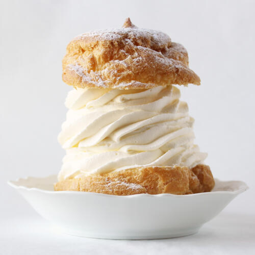 cream-puff-RKGFDDY 1